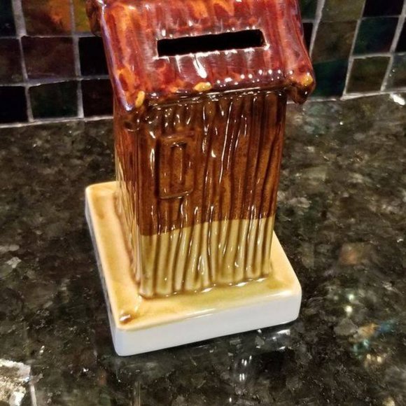 Whimsical ceramic bank. Hillbilly outhouse - Picture 4 of 5